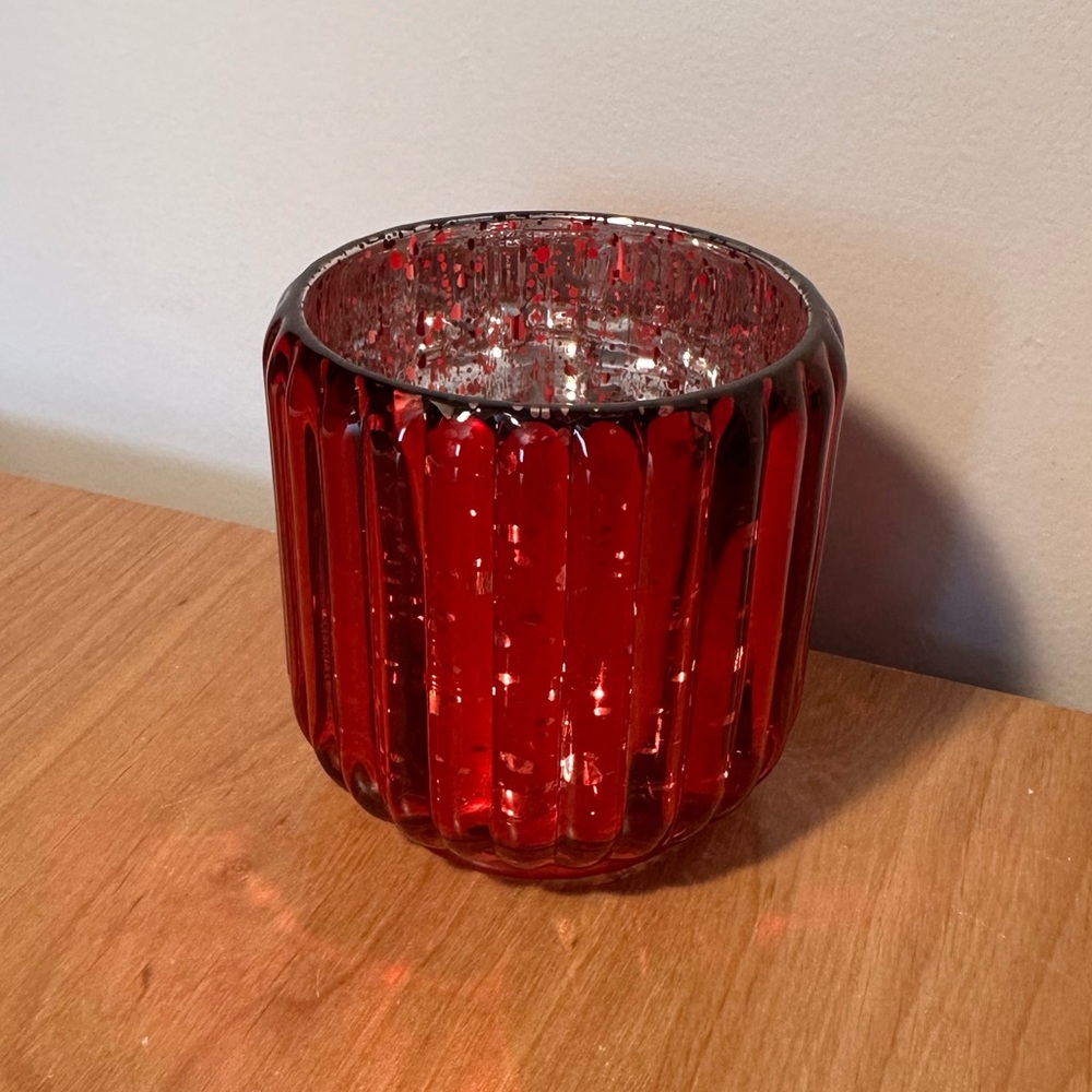 🛍️ Elegant Red Glass Pen Holder/Candle Holder